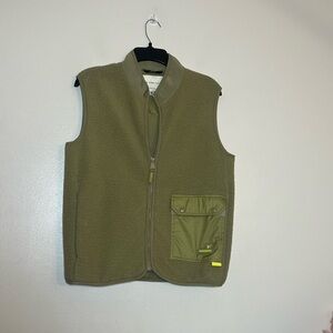 The Arrivals Sherpa Fleece Army Green Vest XS / Small